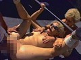 金髪五十路・六十路お婆ちゃんボディビルダー膣圧トレーニング屋外6P乱交ファック！！　サンプル画像04